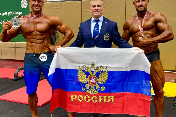 У него тело не к лету, а к чемпионату мира