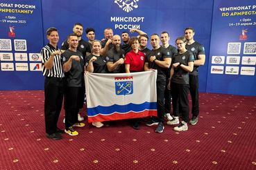 Ленинградские армрестлеры покорили чемпионат России одной левой