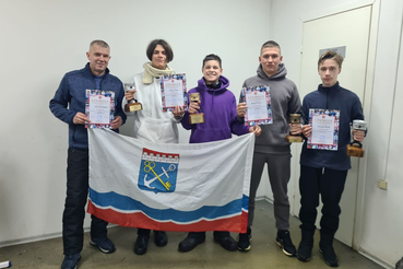 Алексей Волынцев привёз в Ленобласть первый кубок по автоспорту