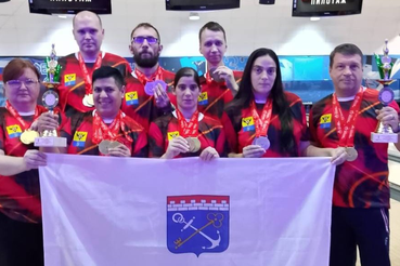 Команда Специальной Олимпиады Ленинградской области не оставила соперникам шанса в боулинге!