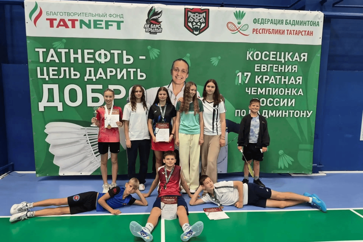 Бадминтонисты Ленинградской области покоряют Казань